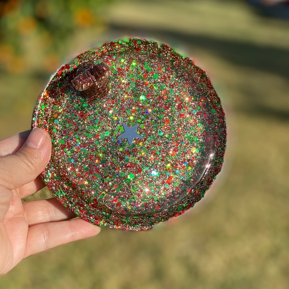 Gorgeous resin round Christmas 🎄 &Mermaid dish